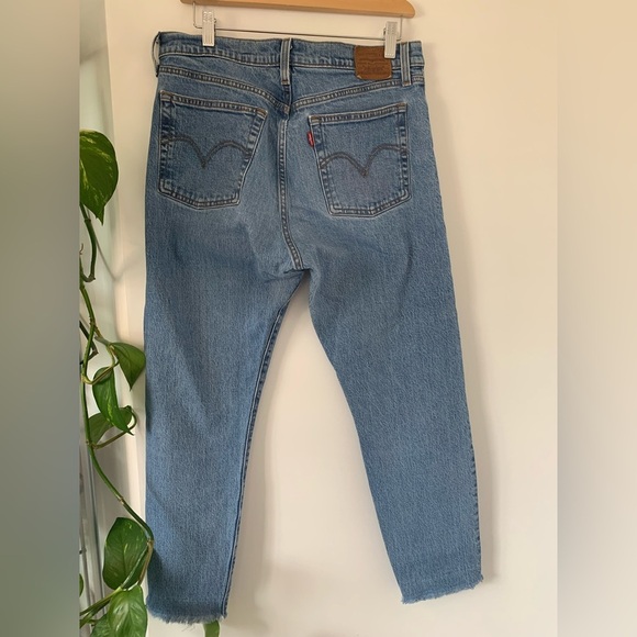 Levi's Women's Blue Jeans - Picture 6 of 7